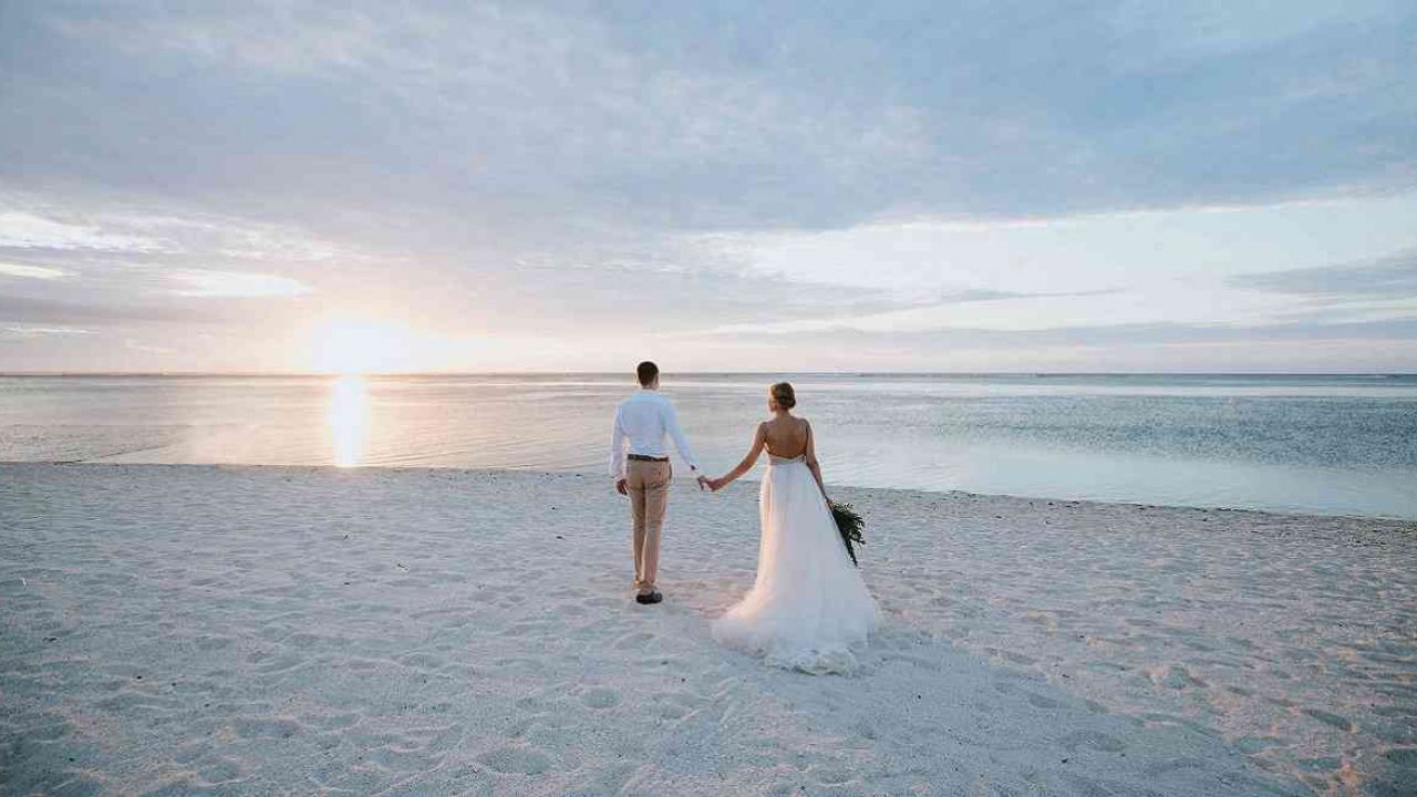https://www.zenrooms.com/blog/wp-content/uploads/2021/07/Beach-Wedding-in-the-Philippines-1280x720.jpg